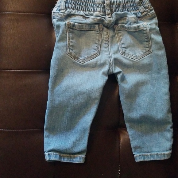 Oshkosh holey jeans! 😍 - Picture 2 of 4